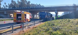 Incêndio destrói parcialmente camião de transporte em Ovar
