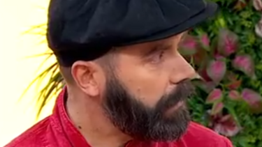 O Chef Hélder Freire mostra como fazer pataniscas de queijo da ilha e sande de monte cristo