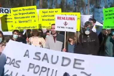 Manifestação contra mau cheiro de aterro sanitário em Barcelos