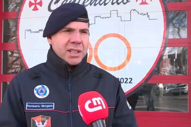 Rapaz eletrocutado enquanto andava de skate em cima de comboio