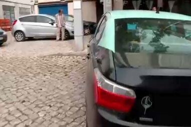 Idoso morre esmagado entre dois carros em Almada 
