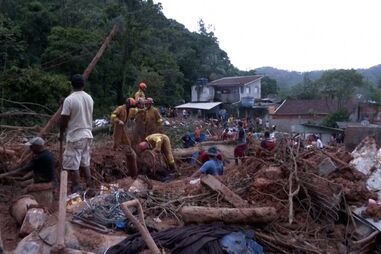 Sobe para 44 o número de mortes nas fortes chuvadas que atingiram o Brasil