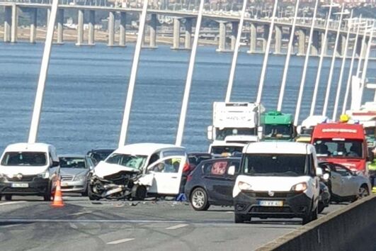 Acidente na ponte Vasco da Gama em Lisboa faz um morto