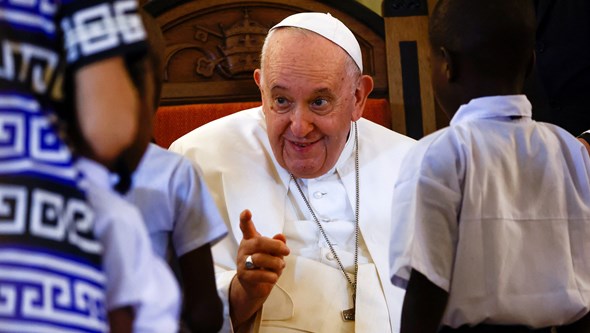 Papa alerta para "bruxaria" e condena "corrupção" perante milhares de jovens na Reública Democrática Congo