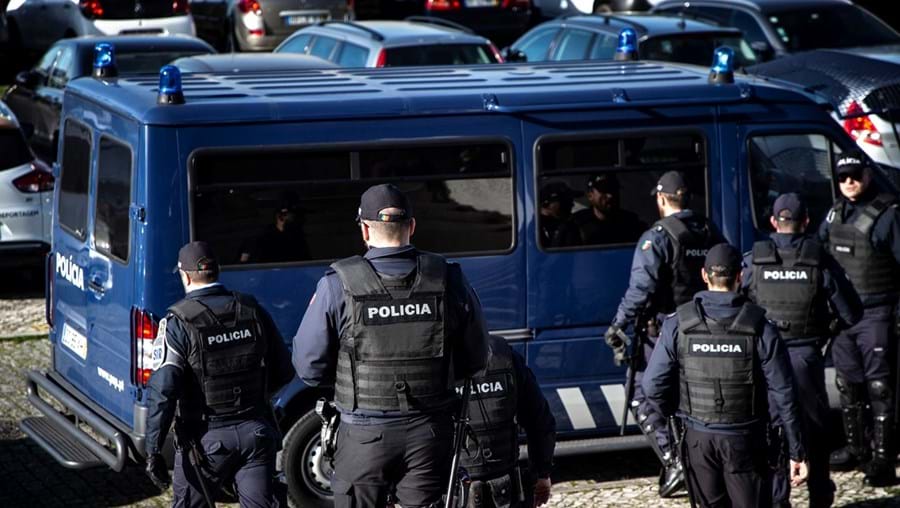 Foram mobilizadas várias patrulhas da PSP para uma rixa num café do Catujal, em Loures