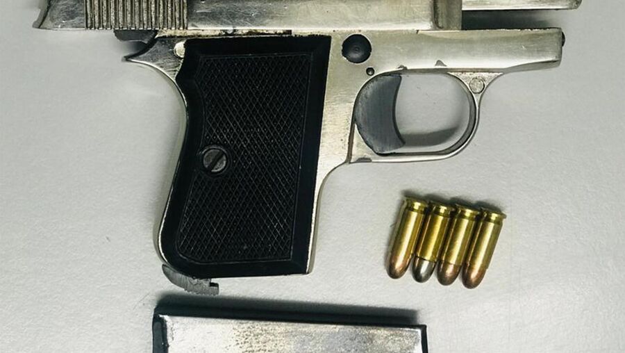 Arma foi apreendida pela PSP