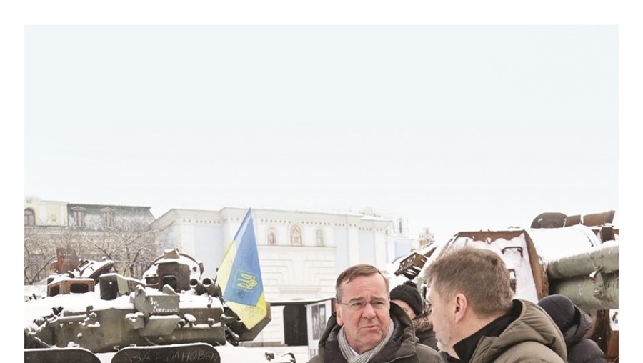 O ministro da Defesa alemã, Boris Pistorius, visitou Kiev e prometeu dezenas de tanques alemães