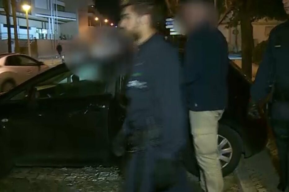 PJ encontra cartão bancário em carro de suspeito de três mortes