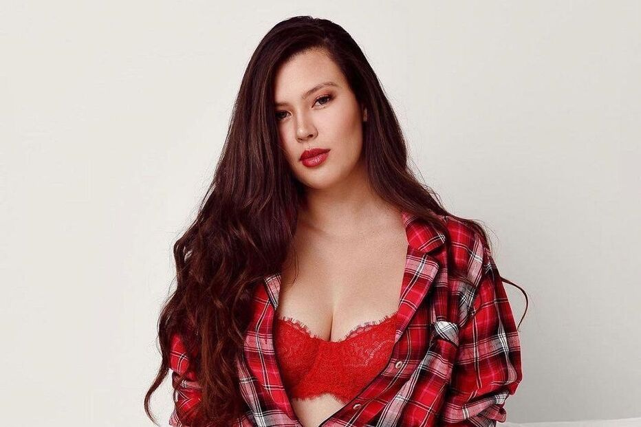 A modelo ‘plus size’ Michelle Carvalho