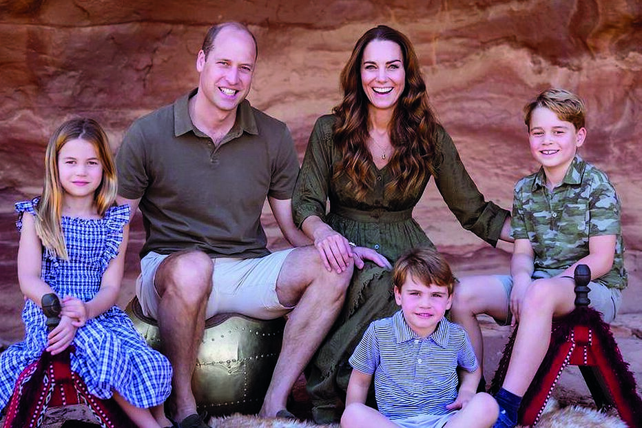 Foto de família: Charlotte, William, Kate, George e Louis
