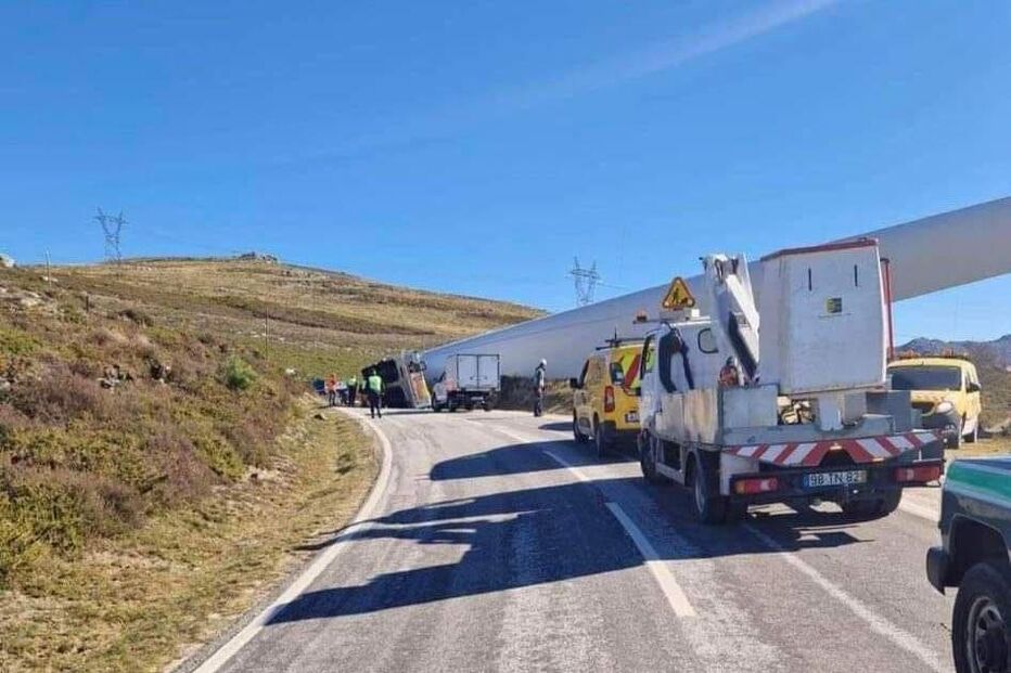 transporte da pá do aerogerador em Melgaço
