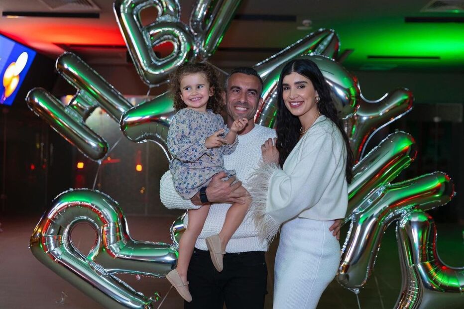 Ricardo Regufe com companheira e filha 