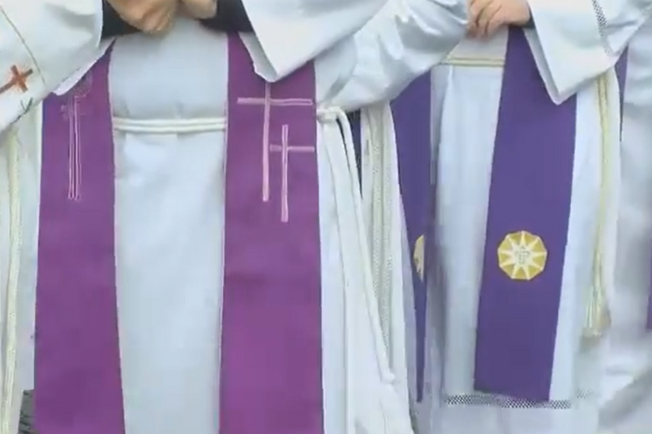 Padres abusaram de mais de quatro mil crianças nos últimos 72 anos