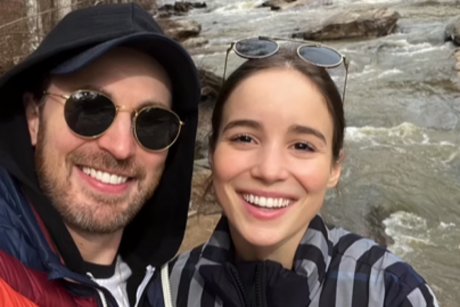 Chris Evans e Alba Baptista 