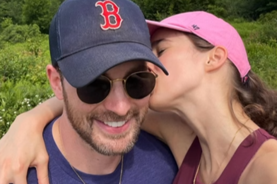 Chris Evans e Alba Baptista 