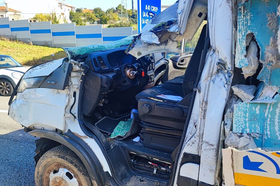 acidente na A29, carrinha pão de ló de Ovar