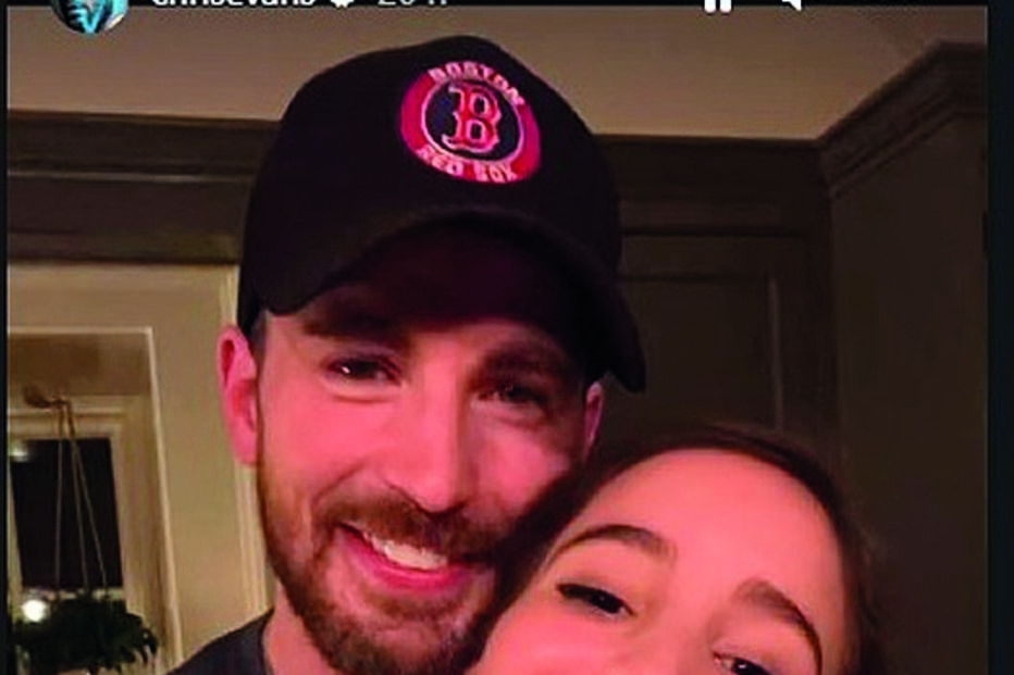 Chris Evans e Alba Baptista