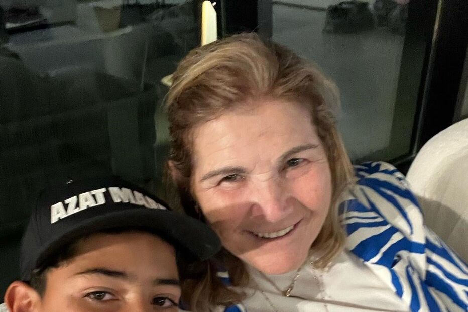 Dolores Aveiro em Riade com o neto mais velho