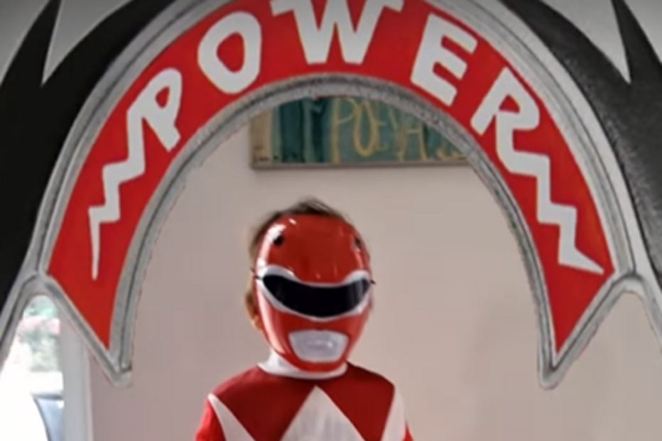 Eduardo, o filho mais novo de Carolina Patrocínio, mascarou-se de Power Ranger