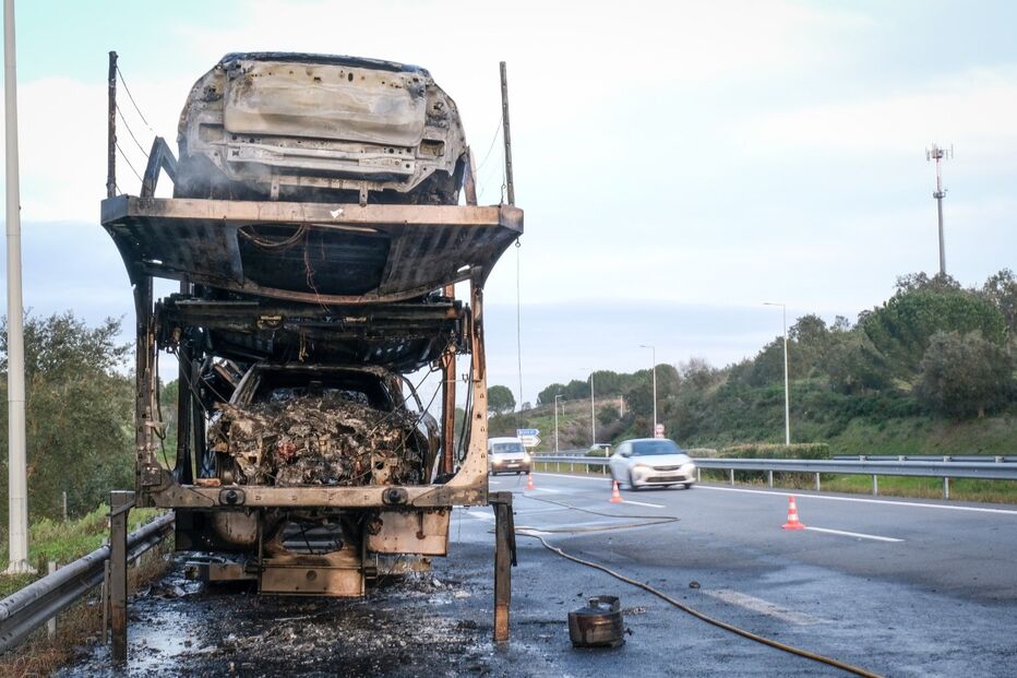 A6 cortada no sentido Caia/Marateca devido a incêndio