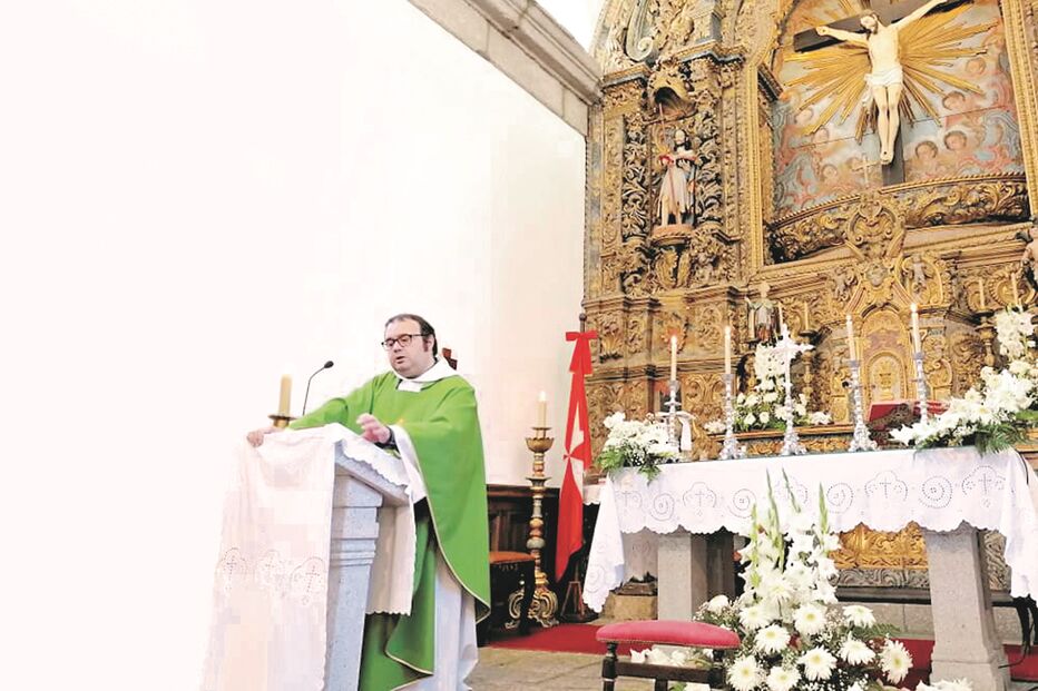 Padre acusado de abusos sexuais a menor começa a ser julgado em Viseu