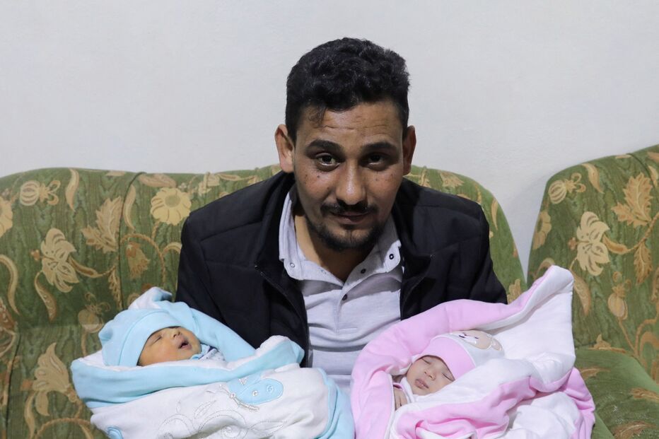 Tios adotam bebé resgatada dos escombros na Síria