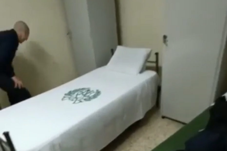 Ratazana morta na camarata