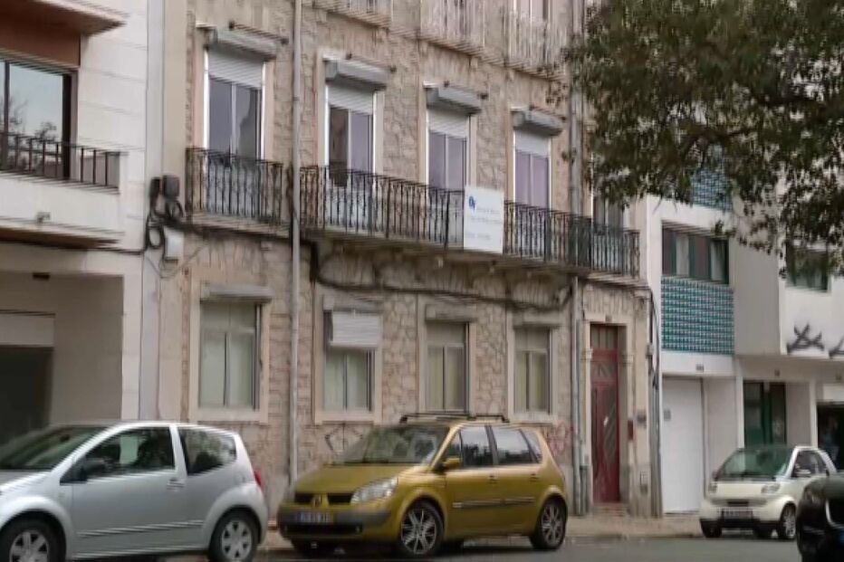 Moram 900 pessoas neste prédio em Lisboa