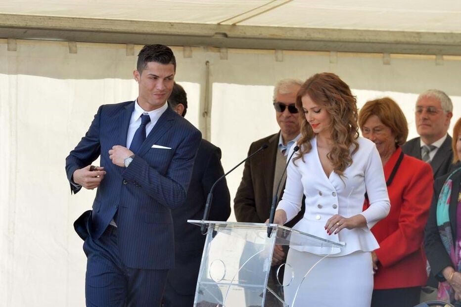 A apresentadora com Cristiano Ronaldo na inauguração da estátua na Madeira