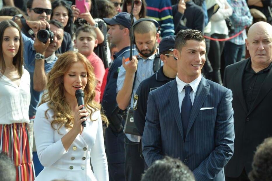 Cristina Ferreira apresentou a cerimónia de inauguração da estátua de CR7 na Madeira