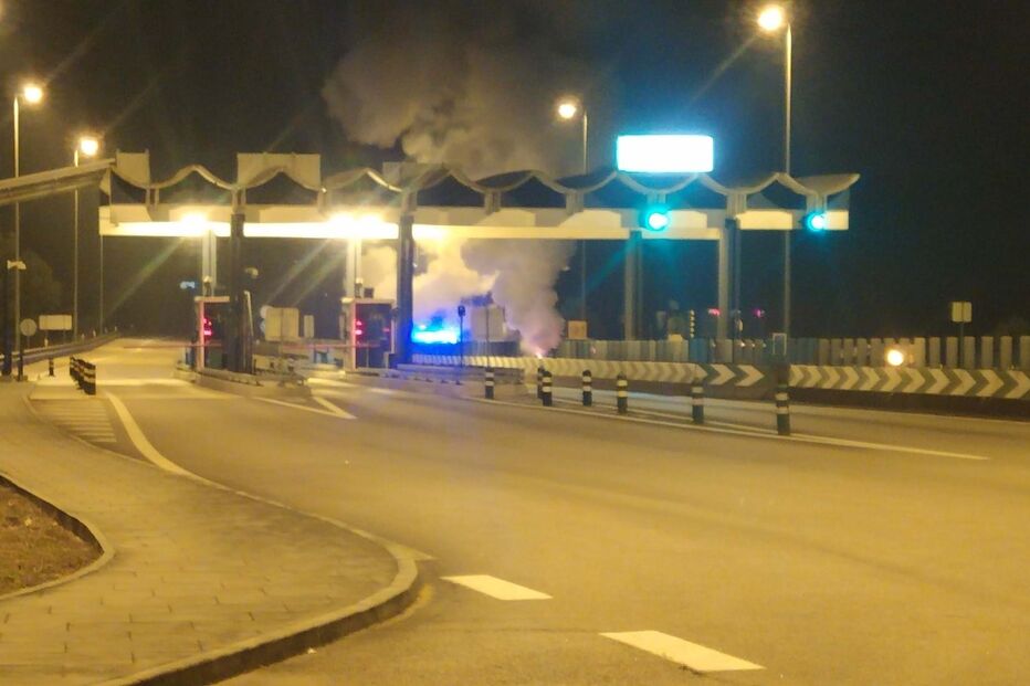 Carro em chamas em Santa Maria da Feira