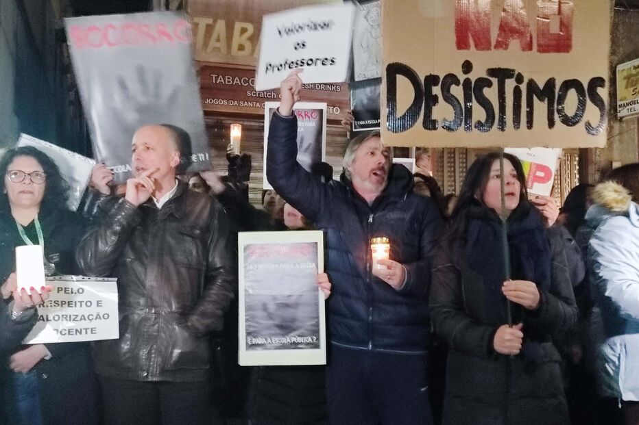 Professores recebem António Costa com protestos em Matosinhos