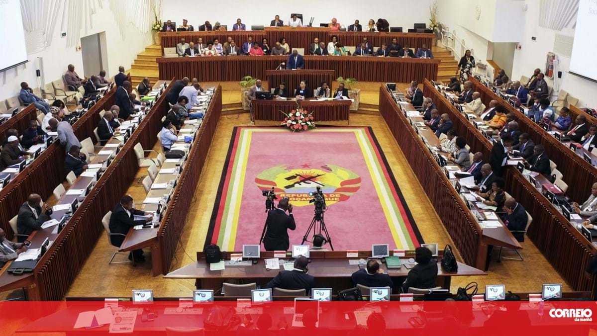 Moçambique aprova revisão de lei que permite aos tribunais distritais ordenar recontagem de votos