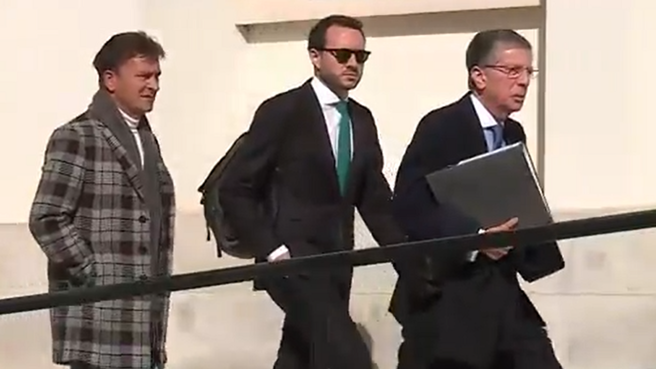 Tony Carreira chega a tribunal