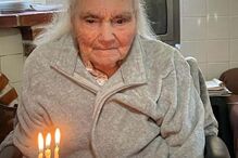 Maria da Silva Oliveira a celebrar o aniversário