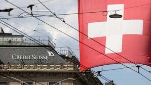 Banco UBS compra Credit Suisse