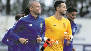 Diogo Costa e Pepe dão bons sinais para o regresso ao plantel do FC Porto