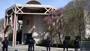 Ataque à faca no Centro Ismaelita em Lisboa mata duas mulheres e fere um professor