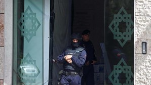 Autoridades fazem buscas à casa do atacante que matou duas pessoas no Centro Ismaelita em Lisboa
