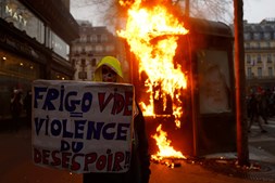 Nono dia de protestos em França