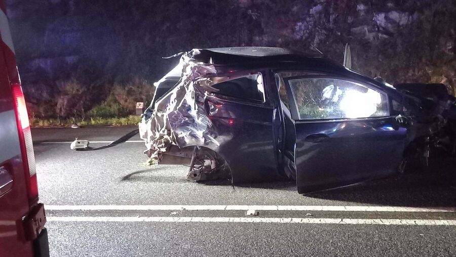 Despiste de carro faz dois feridos em Barcelos