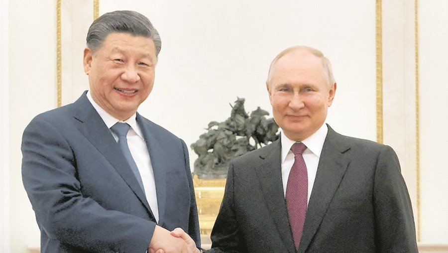Visita de três dias do Presidente chinês, Xi Jinping, à Rússia é vista como um forte sinal de apoio a Vladimir Putin