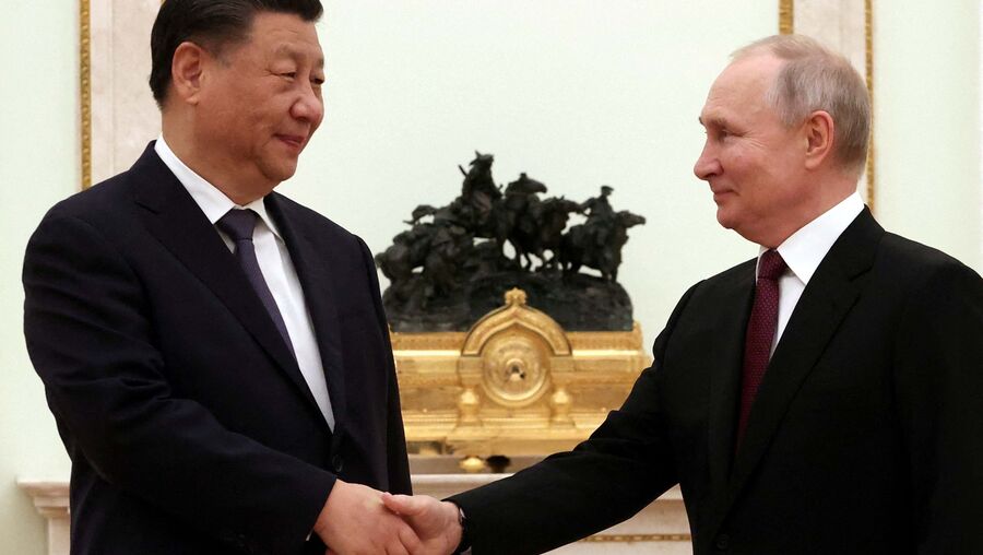 Presidente chinês, Xi Jimping, e presidente russo, Vladimir Putin