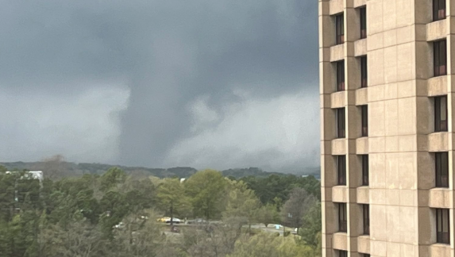 Tornado “catastrófico” atinge Arkansas e faz centenas de feridos