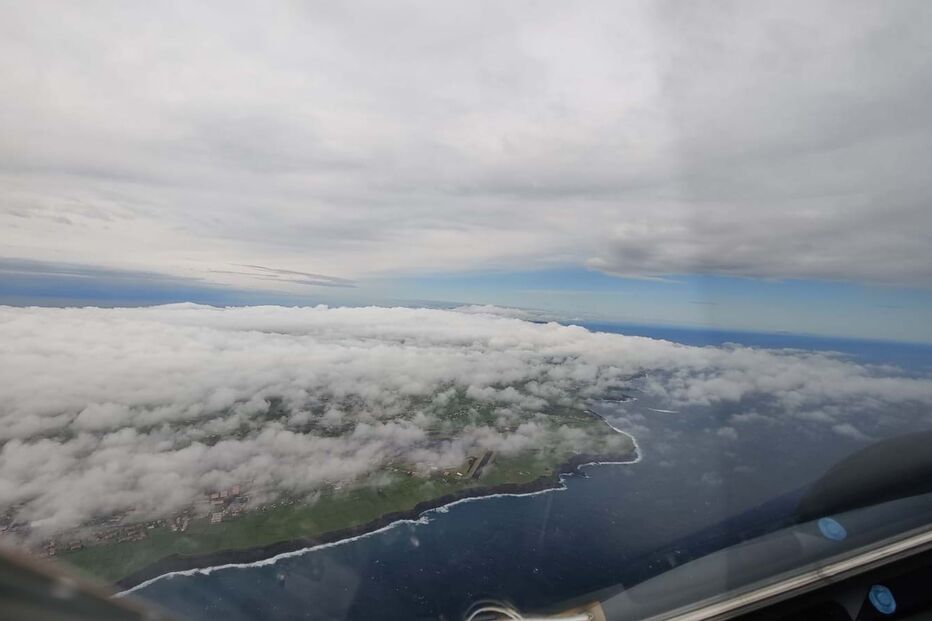 2023-03-01_18_03_05 Força Aérea transporta bens essenciais para as Flores_C295M (3).jpg.jpeg