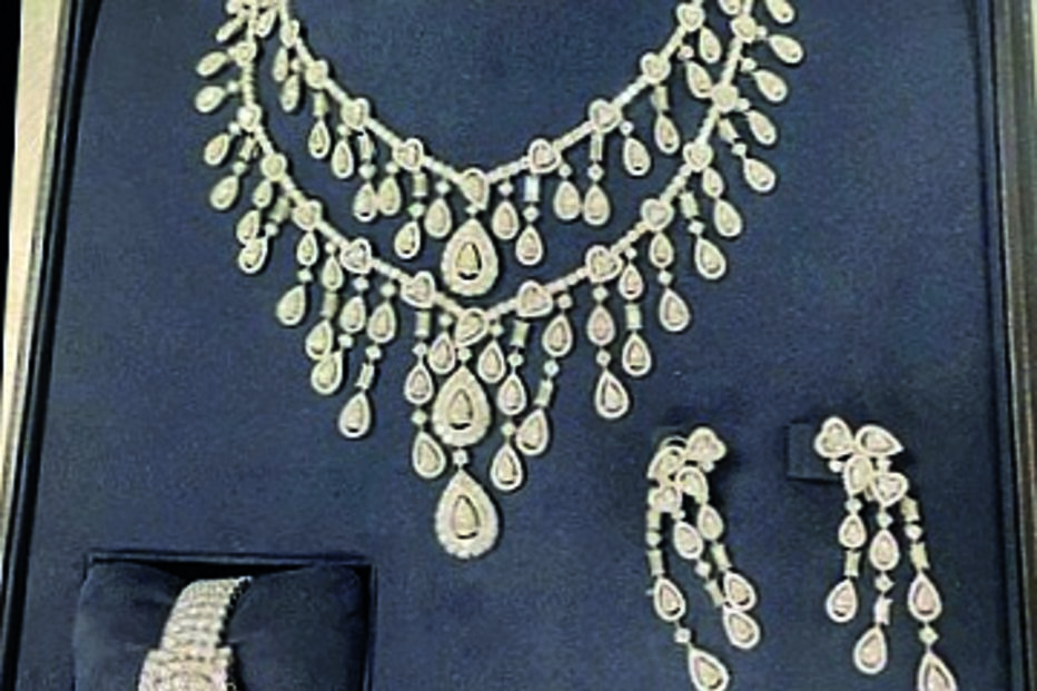 Joias sauditas oferecidas a mulher de Bolsonaro