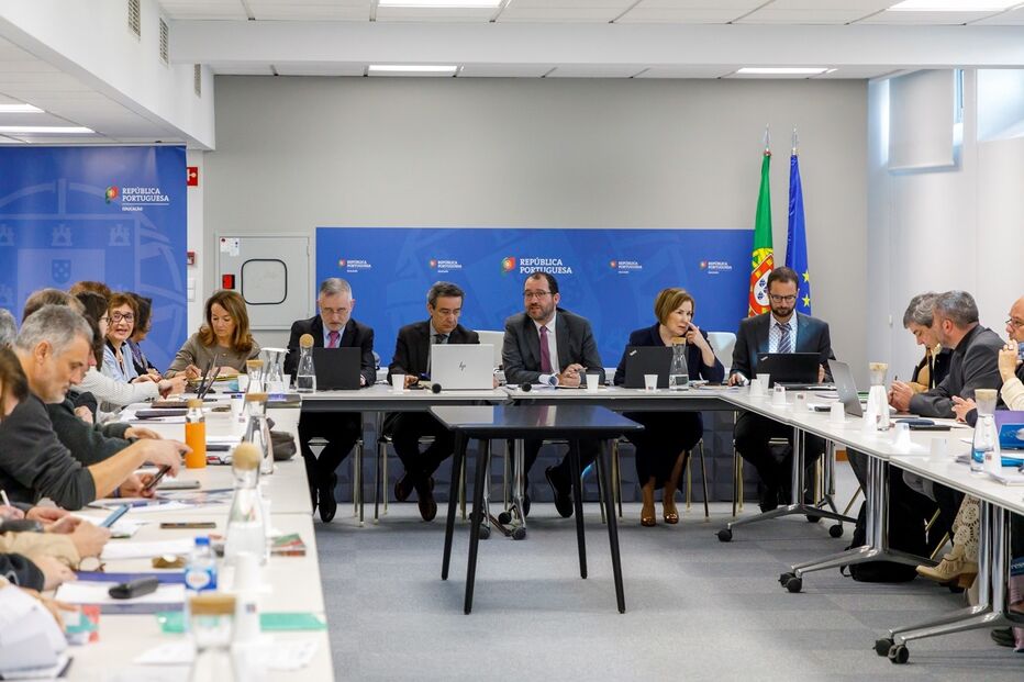 Reunião entre ministros e professores