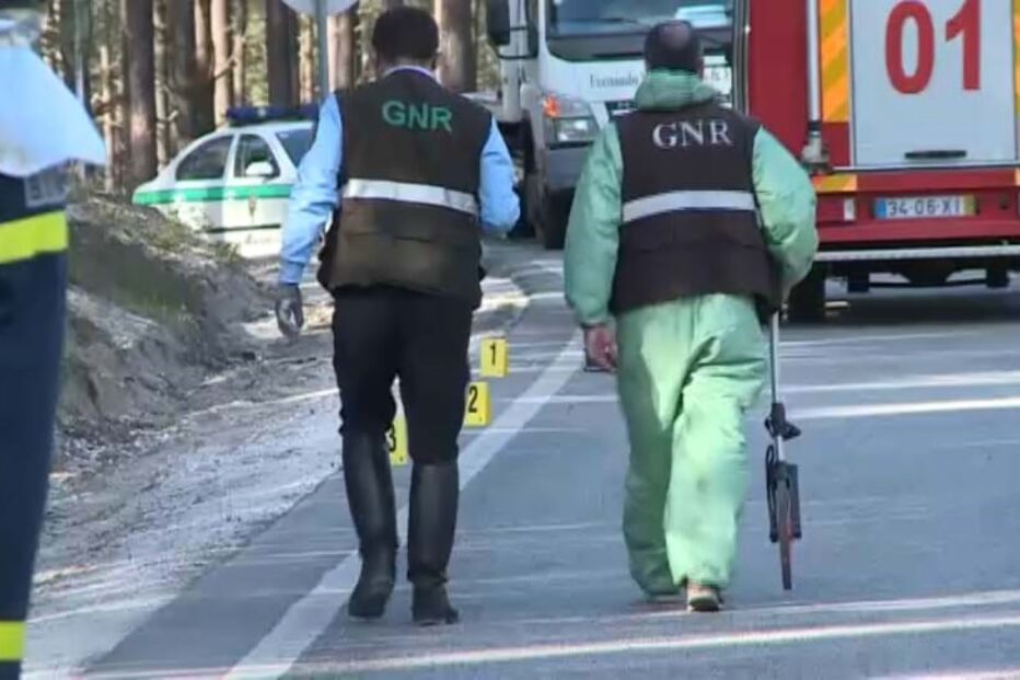 Homem morre atropelado quando empurrava carro sem gasolina