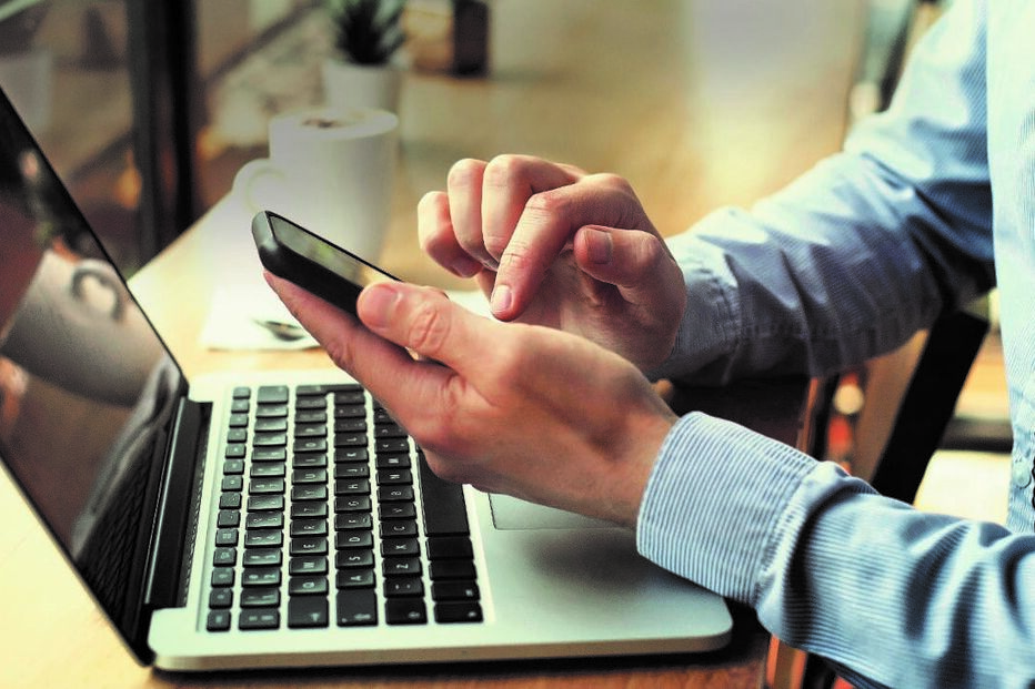 Telemóvel, computador