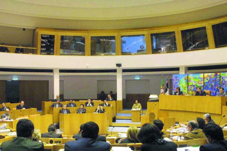  Plenário da Assembleia Legislativa Regional, na Horta, ilha do Faial  